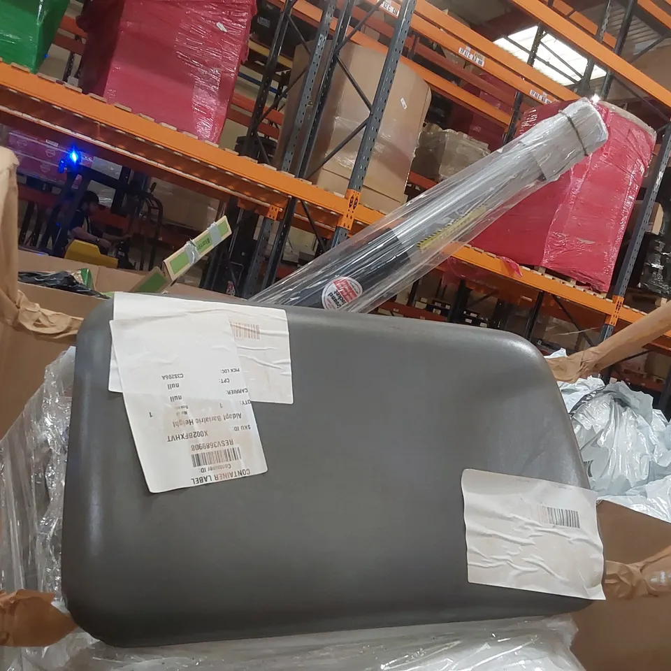 PALLET OF ASSORTED ITEMS INCLUDING: MATTRESSES, CLOTHES HANGER, STOOL ECT