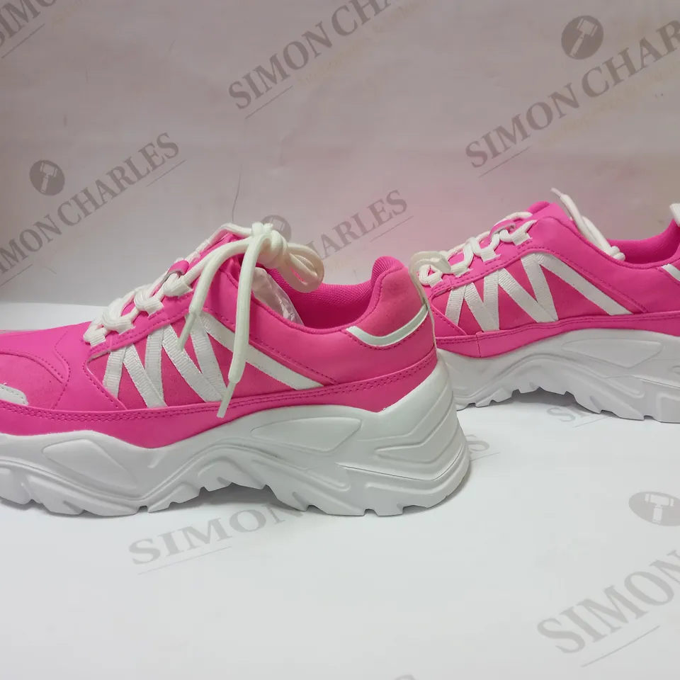 DESIGNER KOI VEGAN CHUNKY TRAINERS IN PINK SIZE 5