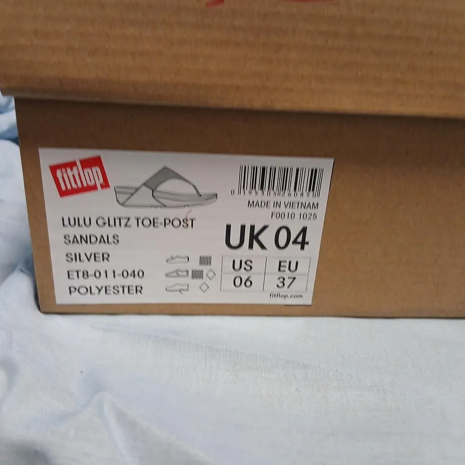 FITFLOP LULU GLITZ TOE-POST SANDALS – SILVER, UK 04 (US 06, EU 37)