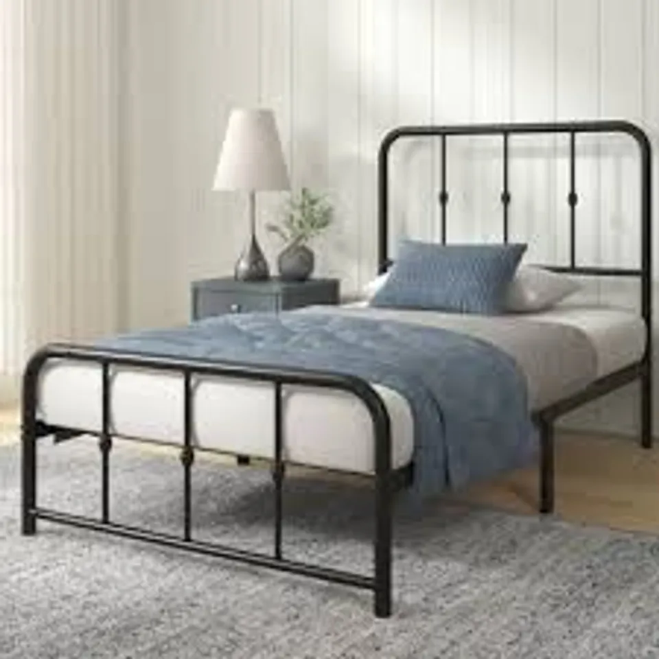 BOXED MODERN METAL BED FRAME WITH VINTAGE HEADBOARD AND FOOTBOARD // SIZE: DOUBLE (1 BOX)