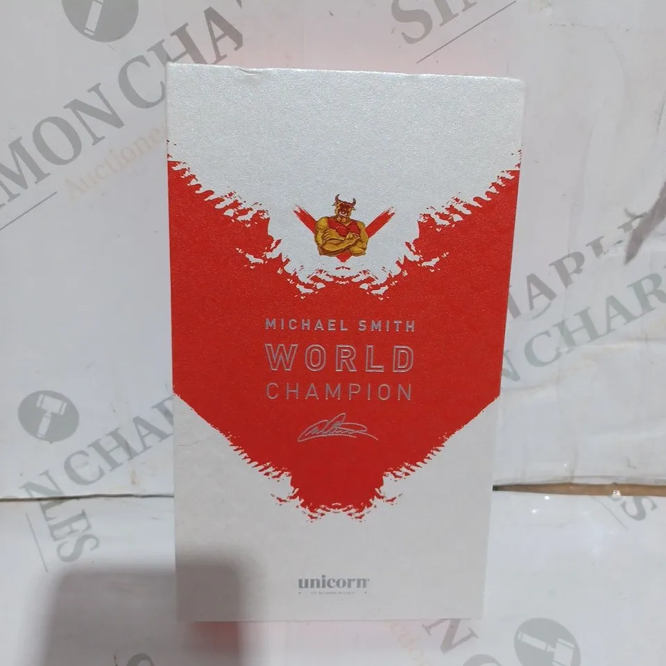 MICHAEL SMITH WORLD CHAMPION DARTS SET