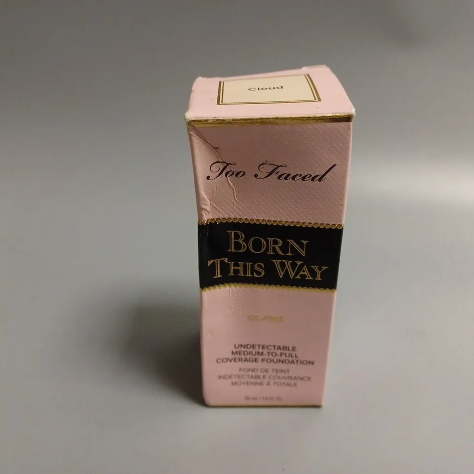 BOXED TOO FACED BORN THIS WAY UNDETECTABLE MEDIUM-TO-FULL COBERAGE FOUNDATION (30ml) - CLOUD