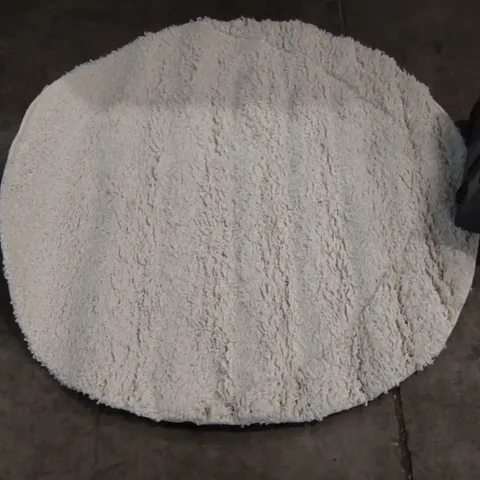 BRAND NEW BAGGED PACO HOME TWISTER RUG - 120cm D