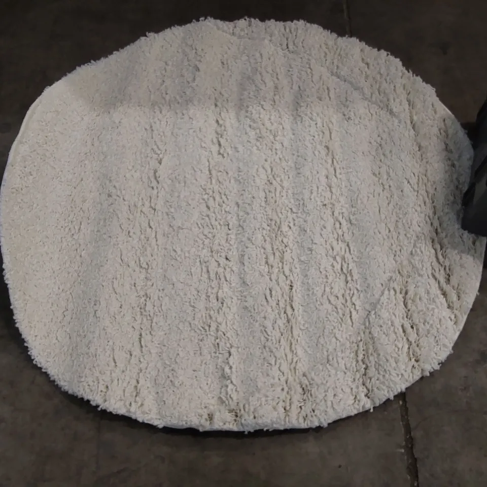 BRAND NEW BAGGED PACO HOME TWISTER RUG - 120cm D