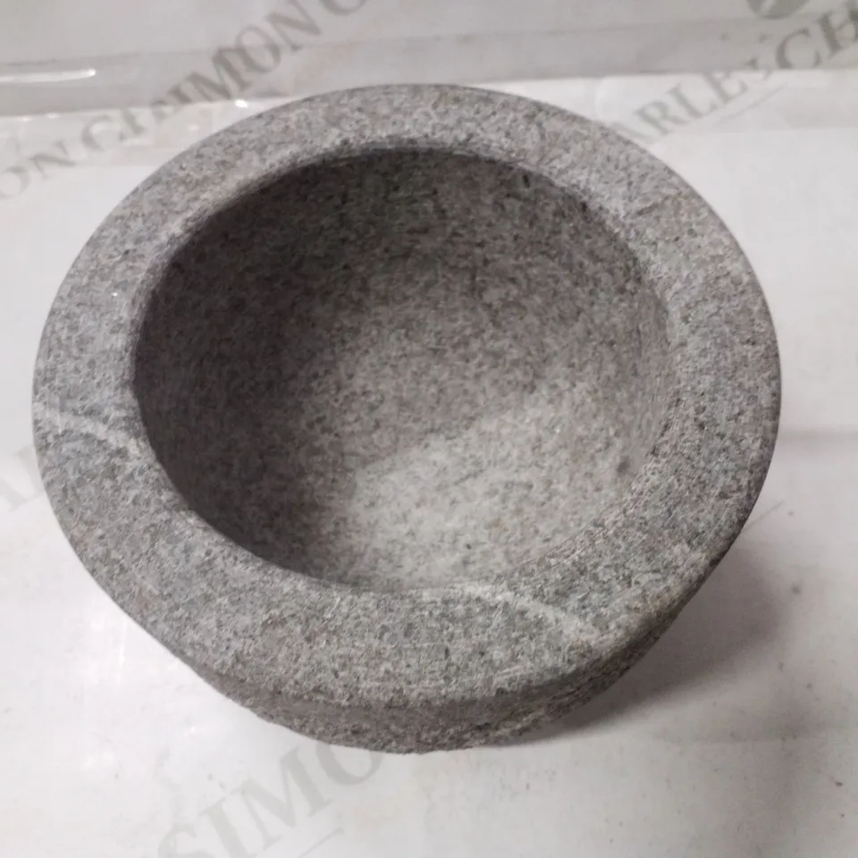 BOXED GRANITE MORTAR 