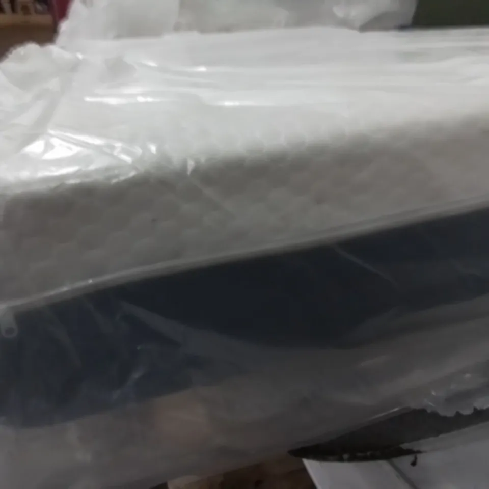 BAGGED MATTRESS - APPROX 150 X 198CM