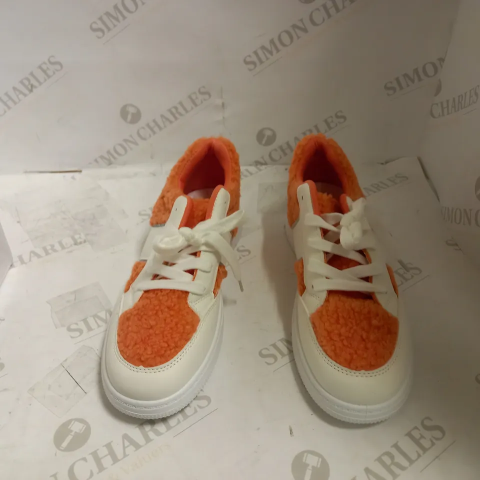 DESIGNER ORANGE/WHITE TRAINERS IN SIZE 39 - BOXED 