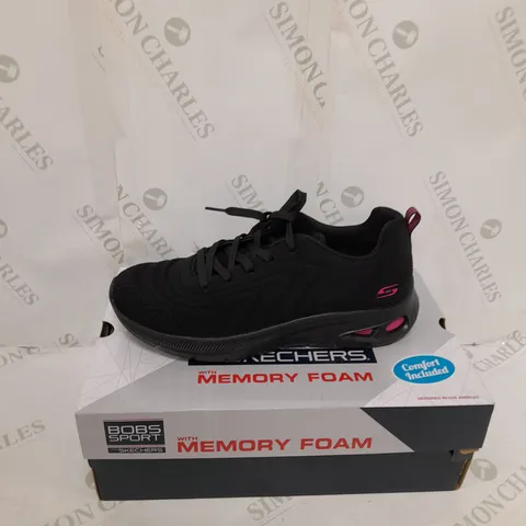 BOXED PAIR OF SKETCHERS BLACK TRAINERS SIZE 6