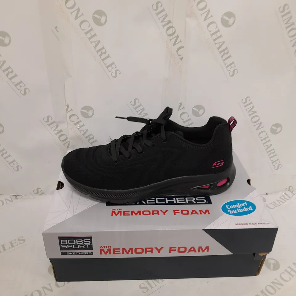 BOXED PAIR OF SKETCHERS BLACK TRAINERS SIZE 6