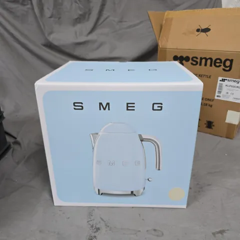 SMEG ELECTRIC KETTLE – PASTEL BLUE