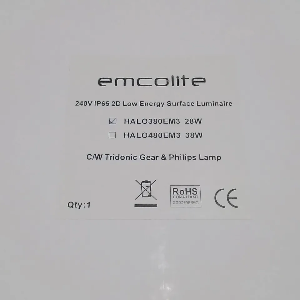 PALLET CONTAINING 7 MULTIPACK BOXES OF ASSORTED LIGHTING ITEMS TO INCLUDE EMCOLITE SURFACE LUMINAIRE LIGHTS AND DOWNLIGHTS