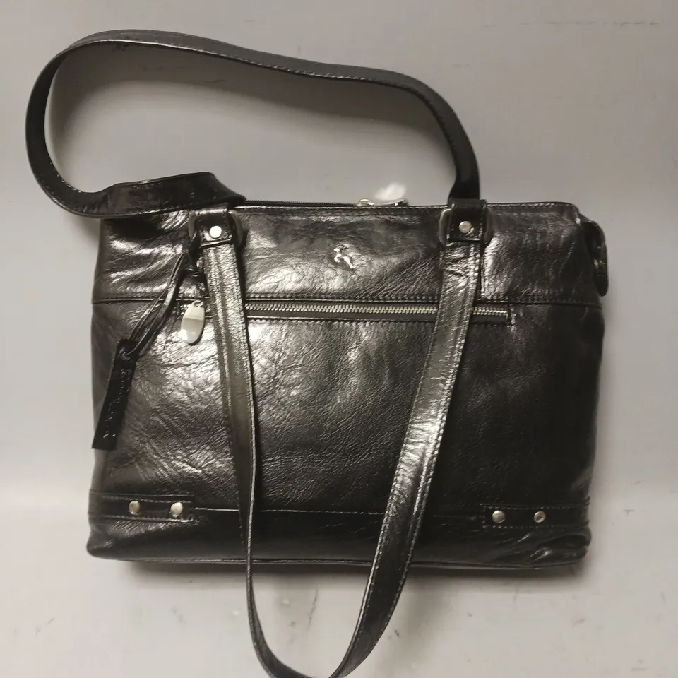 ASHWOOD ELODIE LARGE ZIP POCKET LEATHER SHOULDER BAG IN BLACK