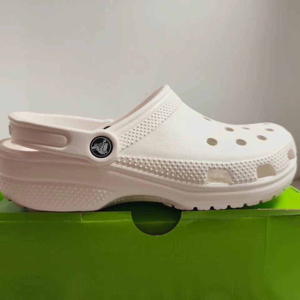 BOXED PAIR OF CLASSIC CROC CLOGS IN WHITE - SIZE M7 / W9