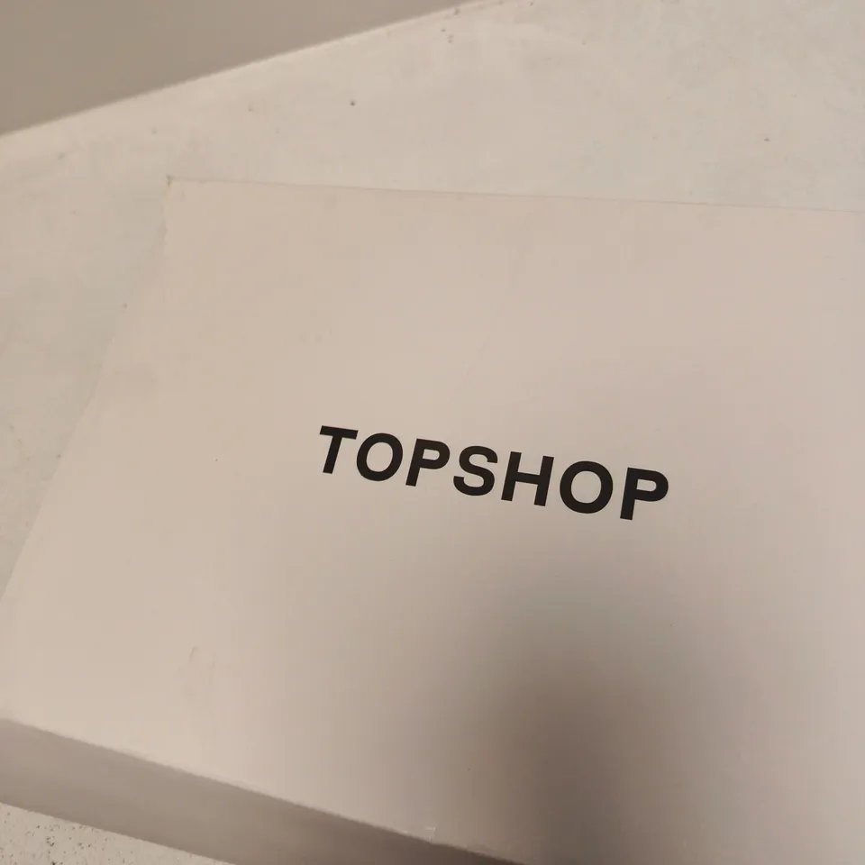 TOPSHOP ARCHER TOE-THONG WEDGE SANDALS – TAN, UK 6 (EU 38)