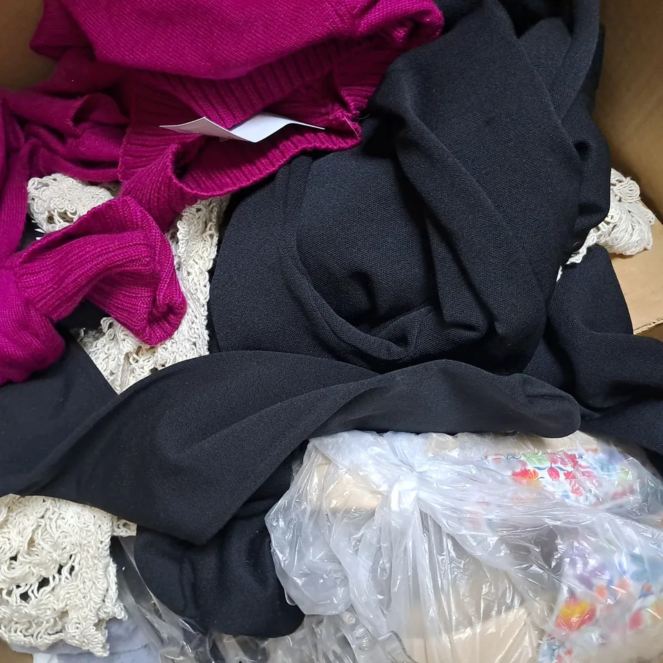 BOX OF APPROXIMATELY 10 ASSORTED HOUSEHOLD AND CLOTHING ITEMS IN VARIOUS STYLES, SIZES, AND, COLOURS, ETC - COLLECTION ONLY