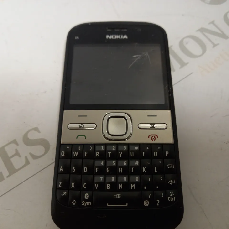NOKIA RM-632 SMARTPHONE