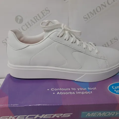 BOXED SKECHERS COURT CLASSICS WHITE LEATHER TRAINERS SIZE 5