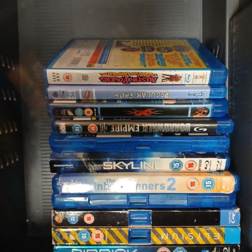 APPROXIMATELY 10 ASSORTED BLU RAY MOVIES/BOX SETS TO INCLUDE STARGATE, INBETWEENERS 2, XXX ETC  
