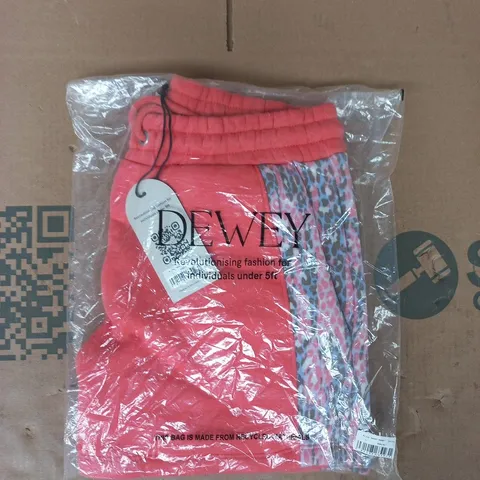BAGGED DEWEY SWEAT SHORTS IN PINK SIZE LARGE