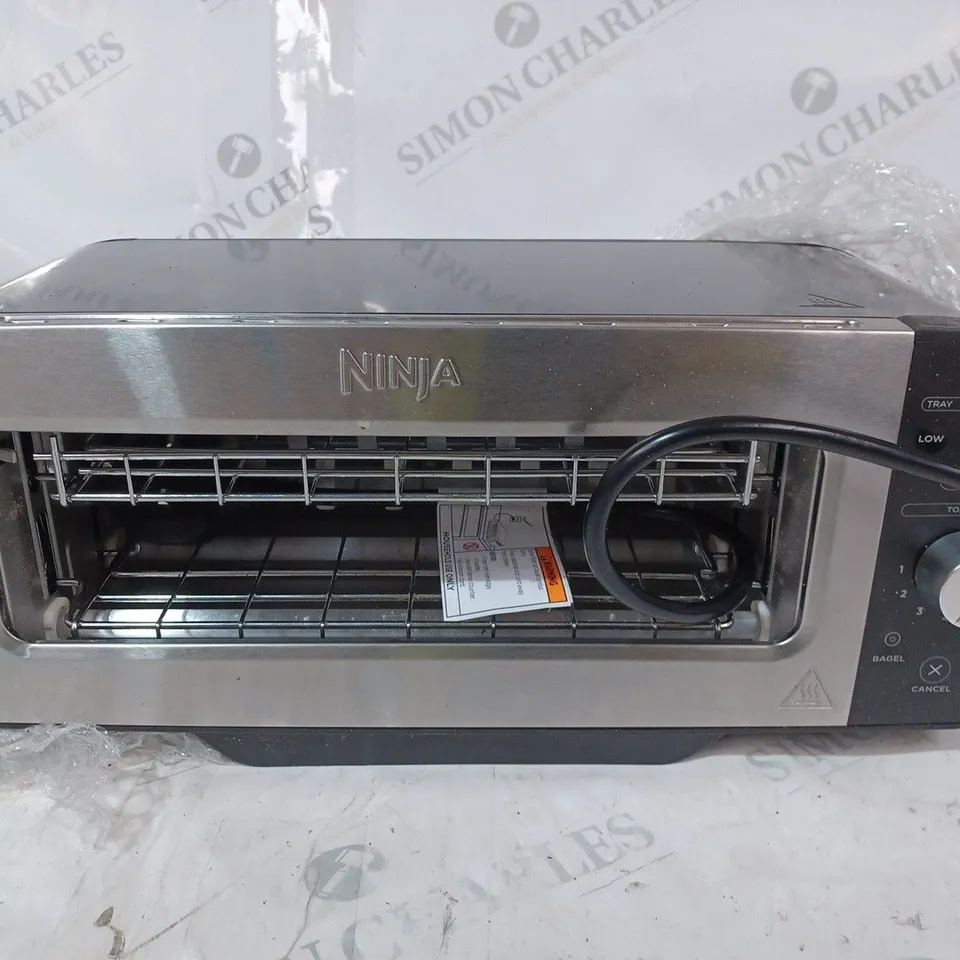 BOXED NINJA 2 IN 1 TOASTER & GRILL ST100UK