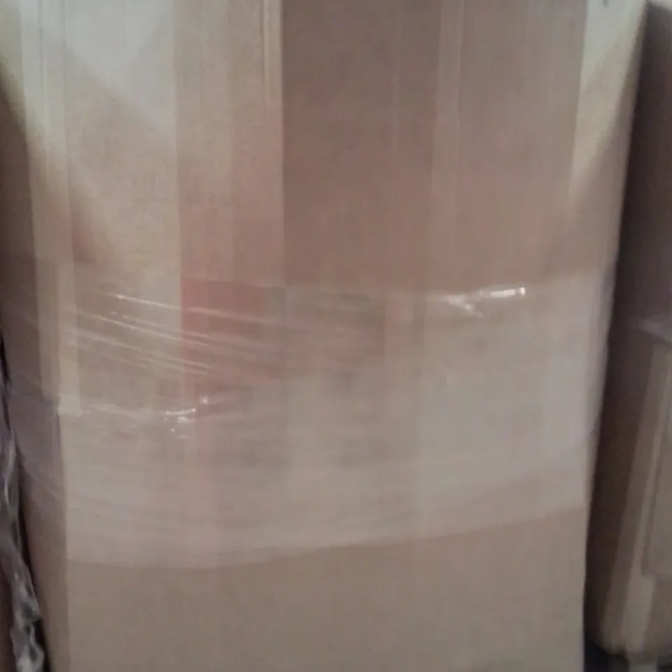 PALLET CONTAINING A LARGE QUANTITY OF HOSES