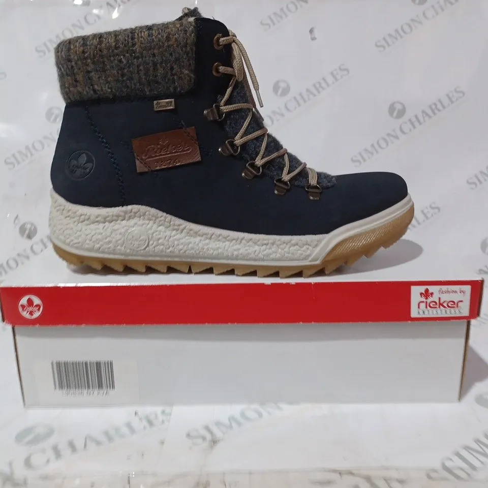 BOXED PAIR OF RIEKER LACE BOOT IN NAVY SIZE 7.5