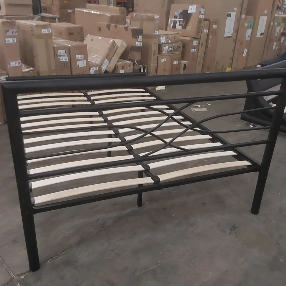 DESIGNER METAL DOUBLE BED FRAME