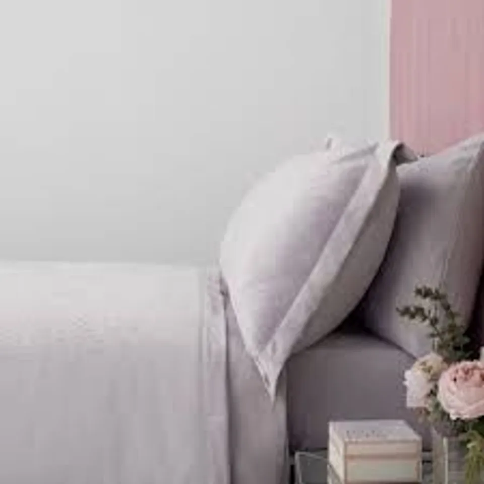 JM BY JULIEN MACDONALD GLITTER BURST BEDSPREAD AND SHAMS