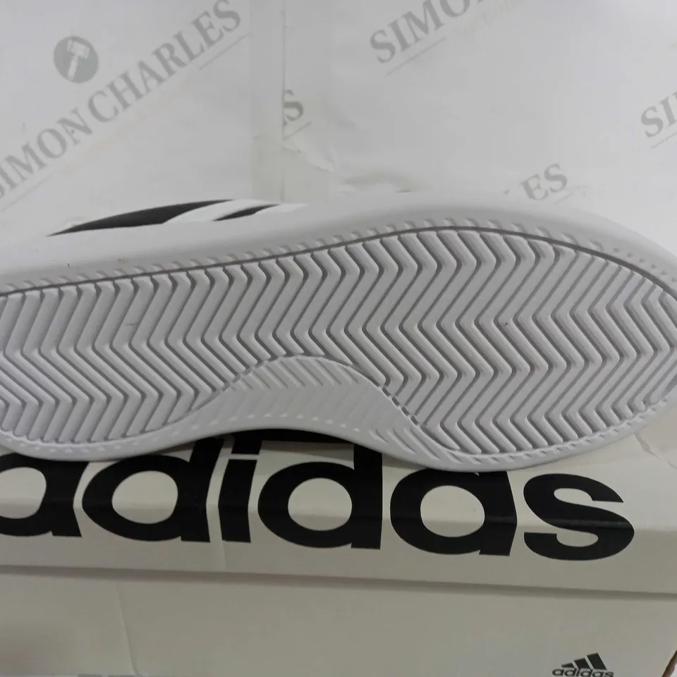 BOXED PAIR OF ADIDAS TRAINERS GRAND COURT 2.0 (MEN) - BLACK/WHITE - UK 5