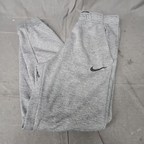 NIKE THERMA-FIT MEN'S SWEATPANTS – GREY HEATHER, SIZE M