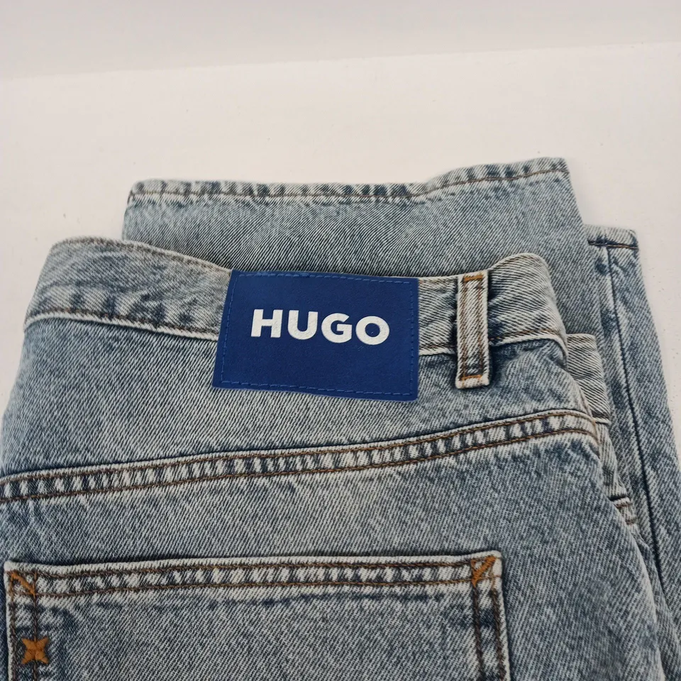 HUGO BOSS DENIM JEANS – LIGHT WASH,- W35 X L30