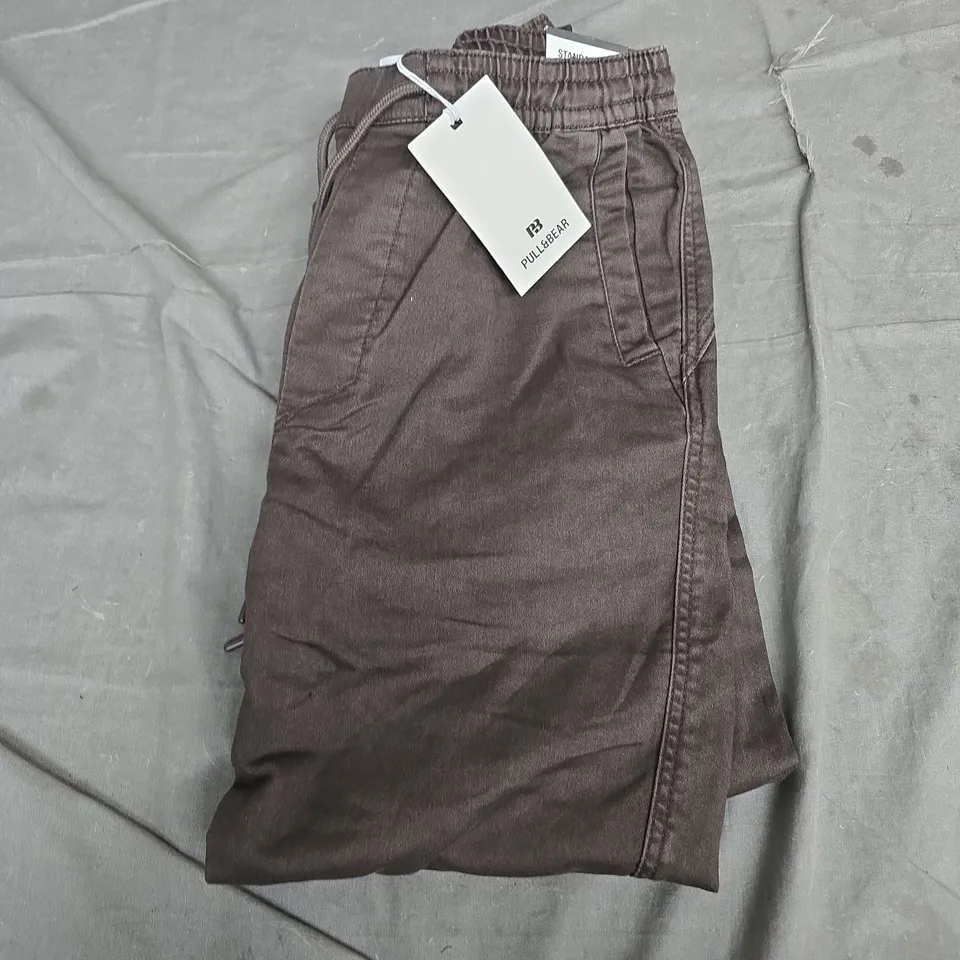 PULL&BEAR BROWN CARGOS – STANDARD FIT, ELASTIC WAIST - UK SMALL