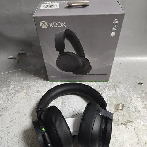 BOXED XBOX 2065 WIRELESS GAMING HEADSET