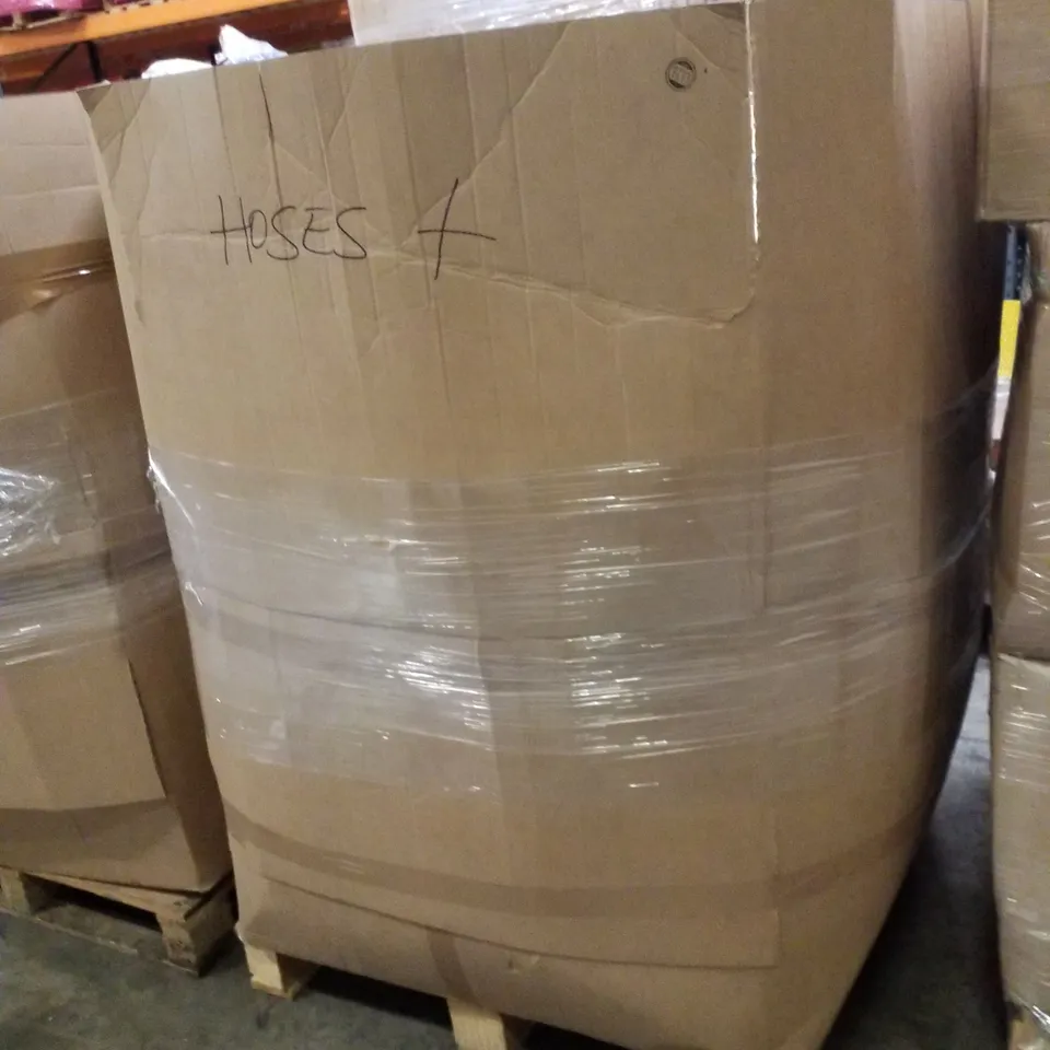 PALLET CONTAINING ASSORTED GARDEN HOSES & INFLATABLES