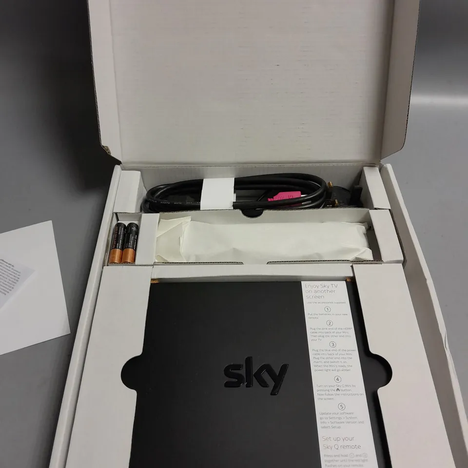 BOXED SKY Q MINI BOX