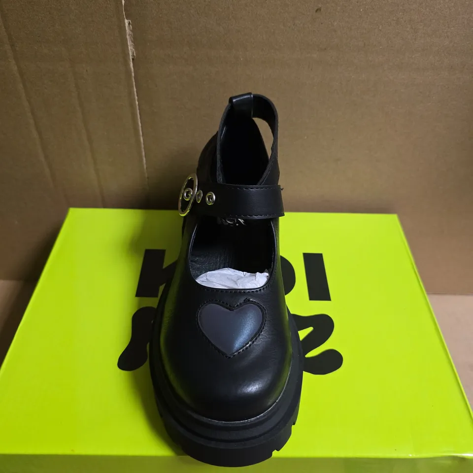 BOXED PAIR OF KOI LOVEBUG MEADOW KIDZ MARY JANE SHOES – BLACK, UK 12 