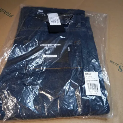 PACKAGED DARK VINTAGE JEANS - SIZE 30L