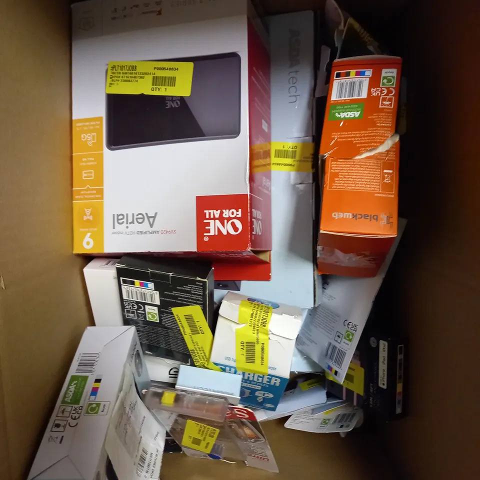 APPROXIMATELY 25 ASSORTED ELECTRICAL PRODUCTS TO INCLUDE WIRELESS MOUSE, HEADPHONES, CHARGING CABLES ETC 