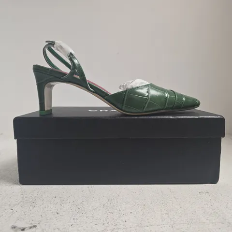 BOXED PAIR OF CHANEL CLOSED TOE HEELED SHOES IN GREEN SIZE EU 37