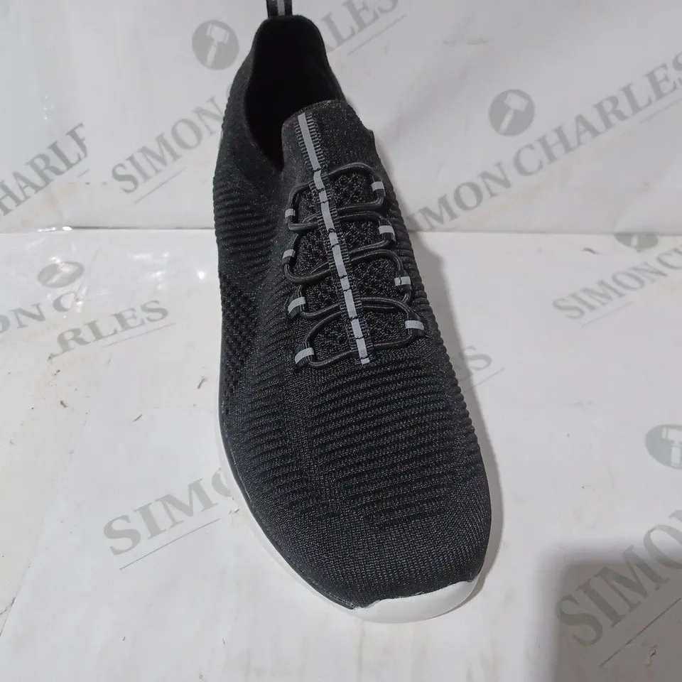 BOXED PAIR OF RIEKER TRAINERS IN BLACK UK SIZE 6