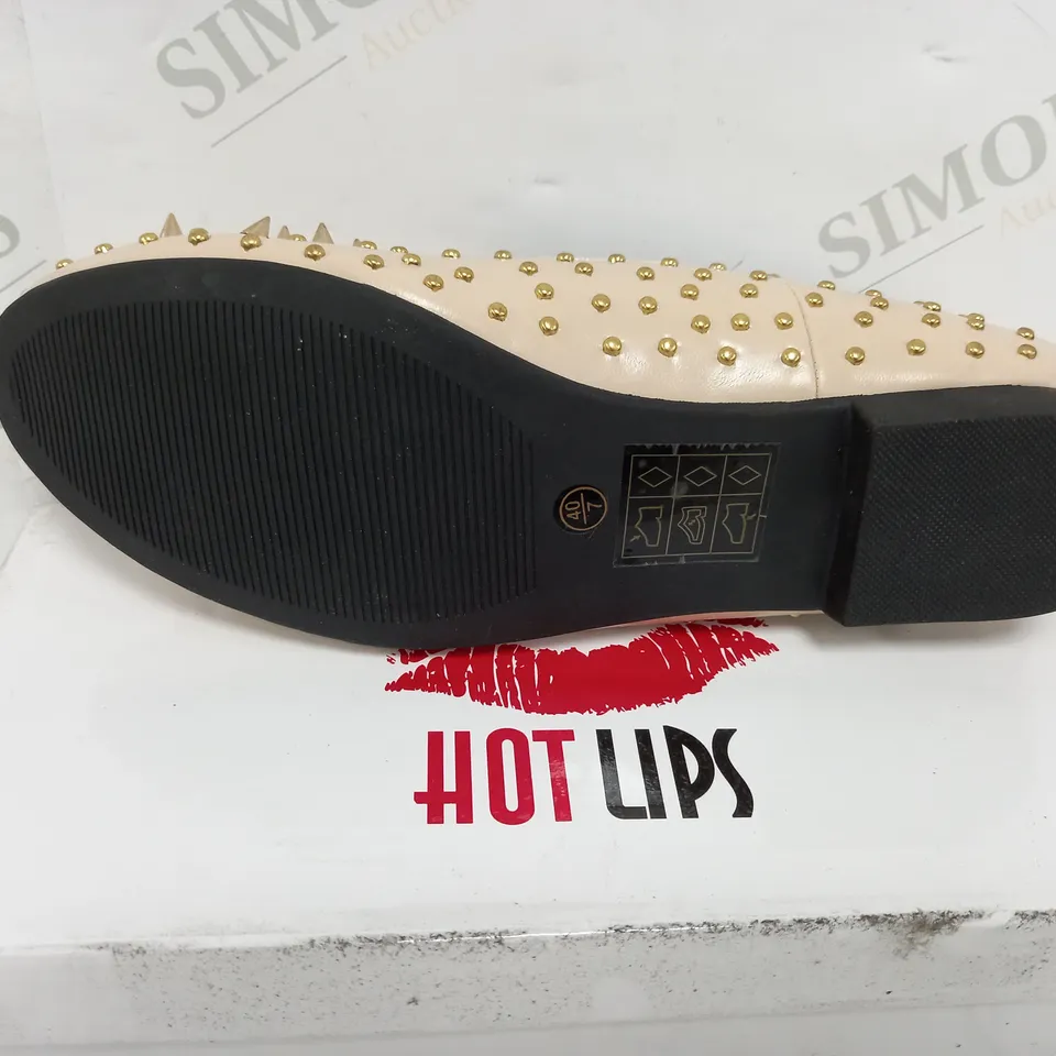 FLAT HEELED NUDE GOLD SPIKEY SHOE SIZE 7