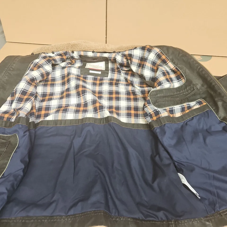 FAT FACE WAXED ZIP THROUGH JACKET IN BROWN - LARGE