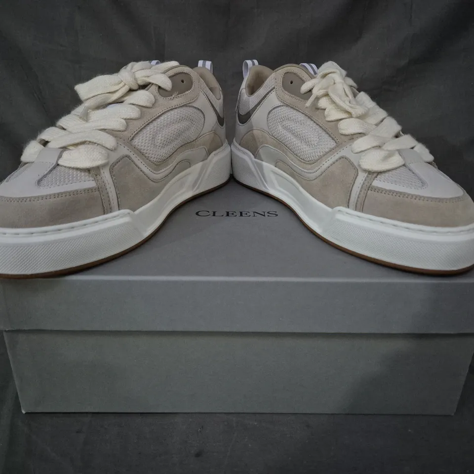 BOXED PAIR OF CLEENS SHOES IN SAND UK SIZE 12