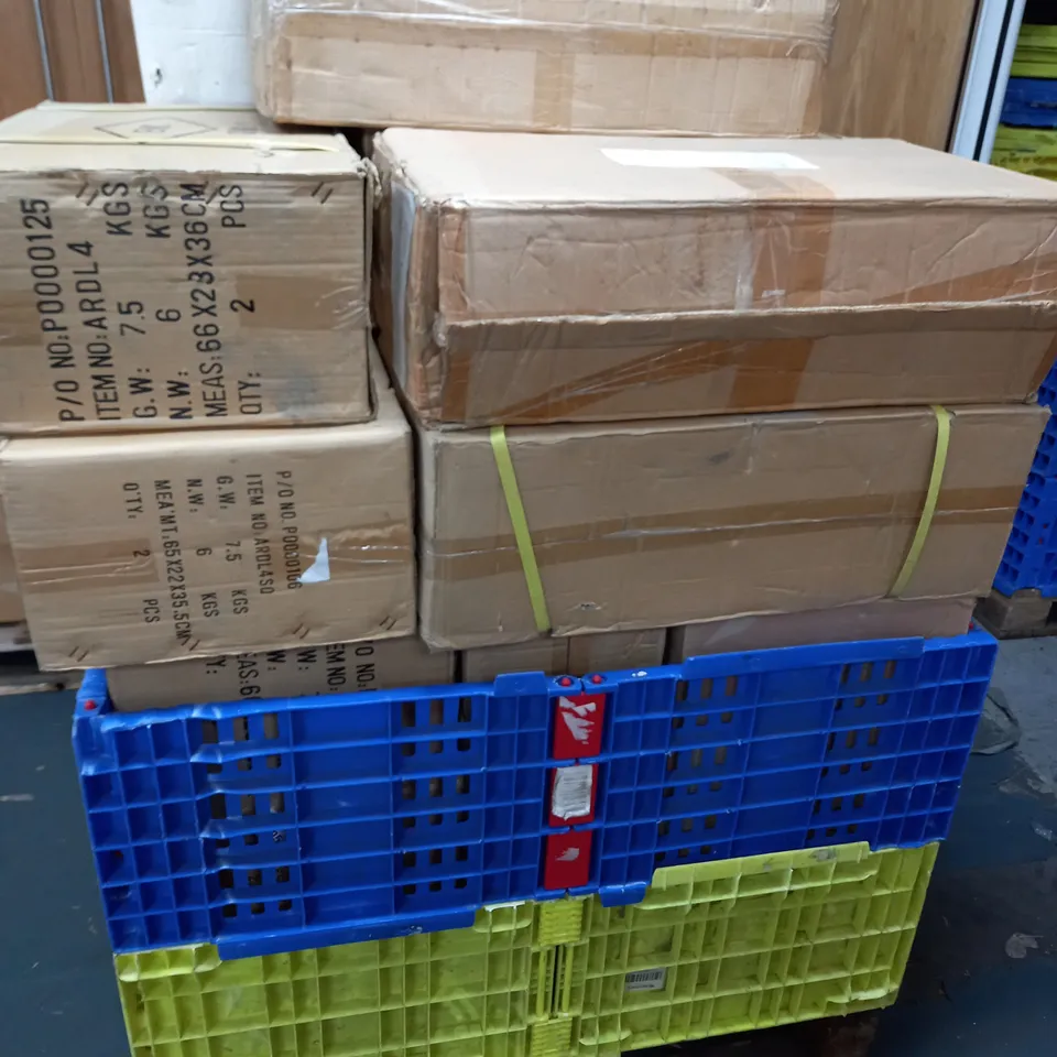 APPROXIMATELY 20 BOXES ( 2 PER BOX ) EMCOLITE 4 HEAD MULTI DIRECTIONAL DOWNLIGHT ARDL4