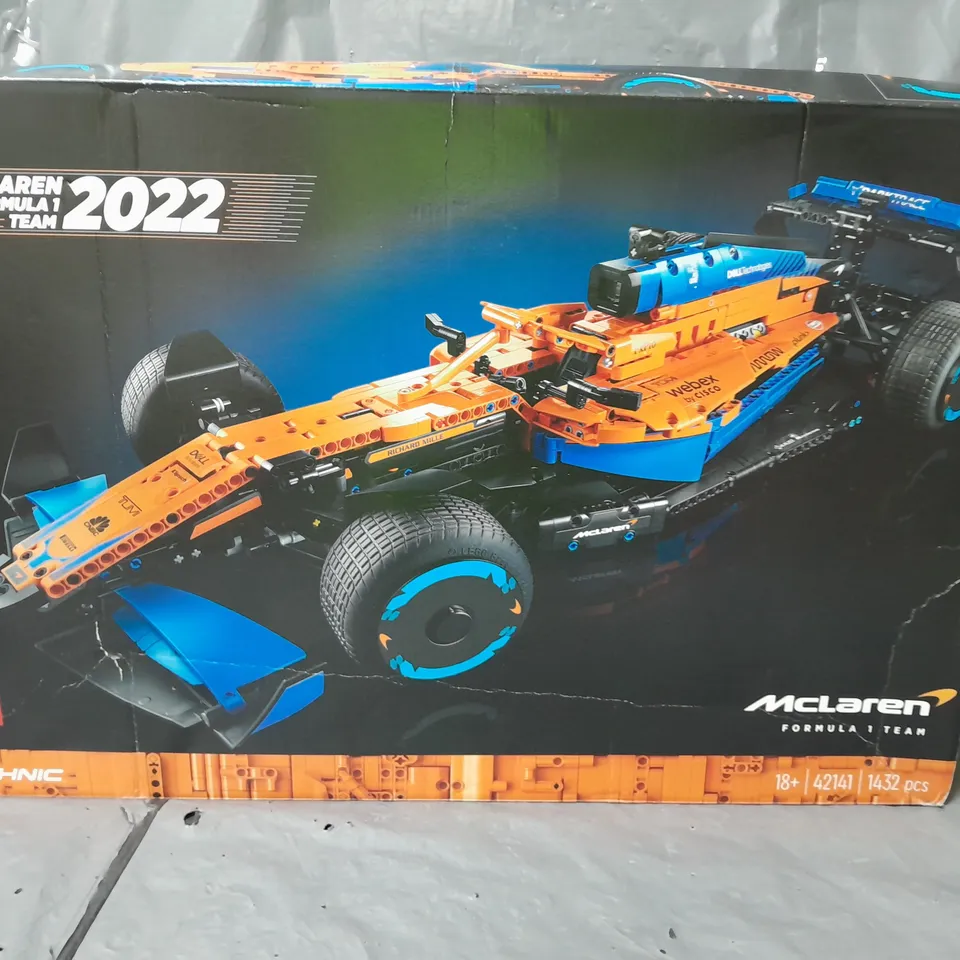 BOXED LEGO TECHNIC MCLAREN FORMULA 1 RACE CAR 2022 (42141)