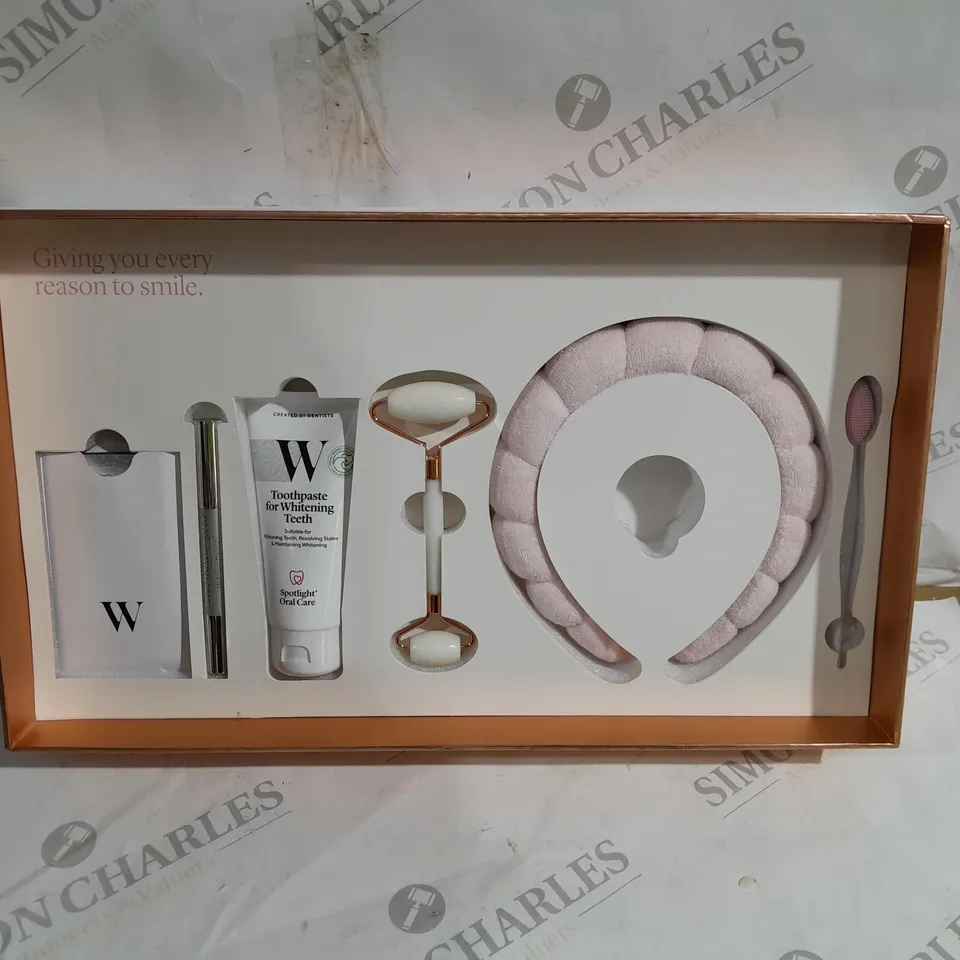 SPOTLIGHT ORAL CARE MAKE SMILES HAPPEN GIFT SET