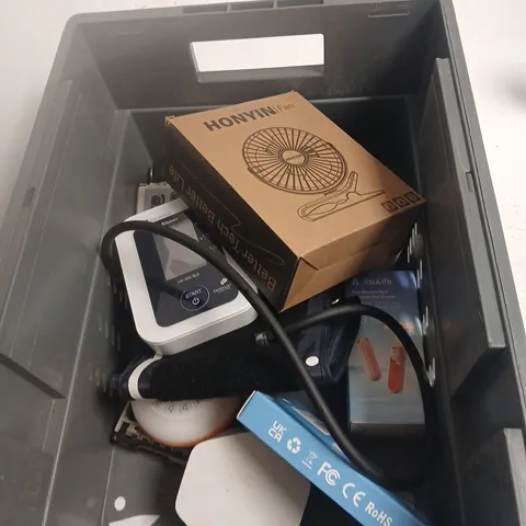 TOTE OF APPROXIMATELY 8 ASSORTED ITEMS TO INCLUDE: CLABER WATER TIMER
