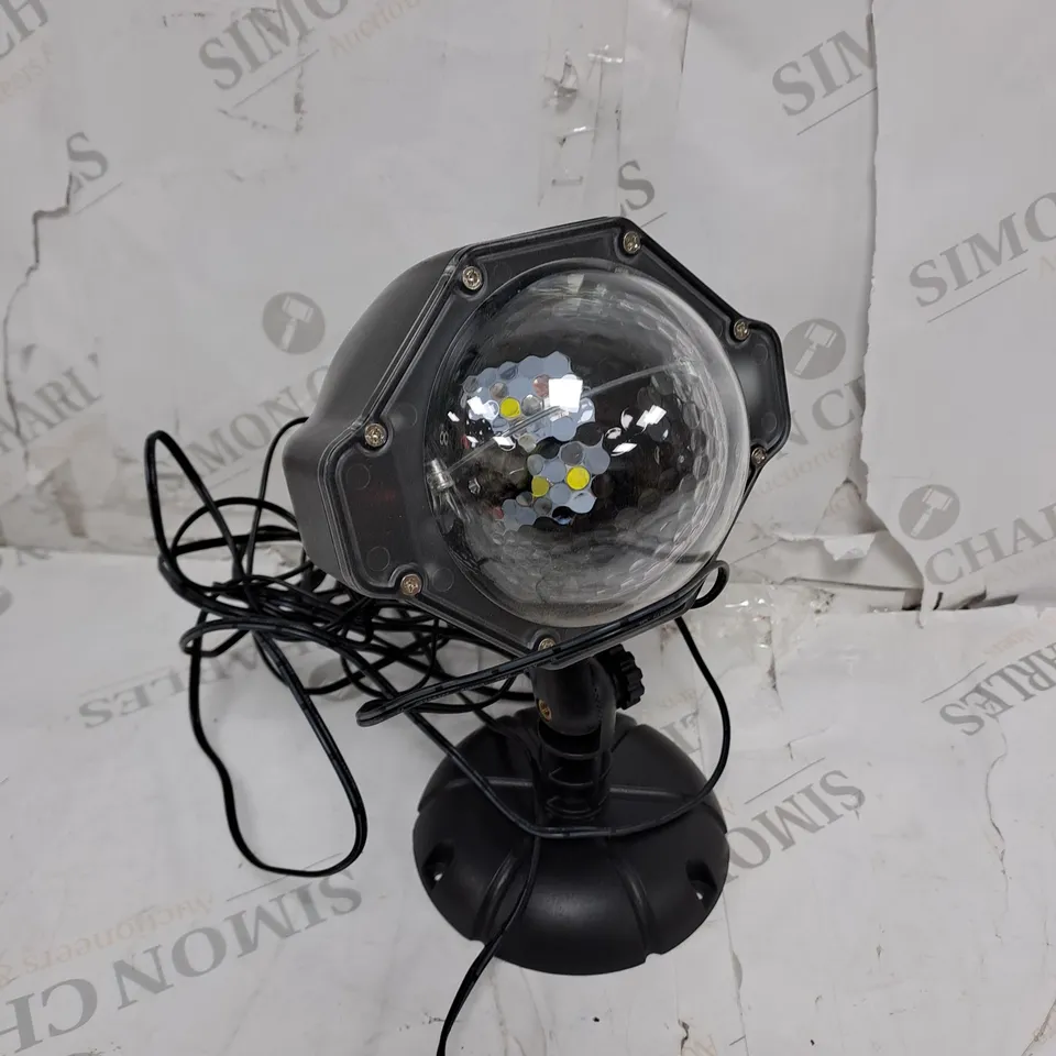 GAXMI LED SNOWFALL LIGHT 