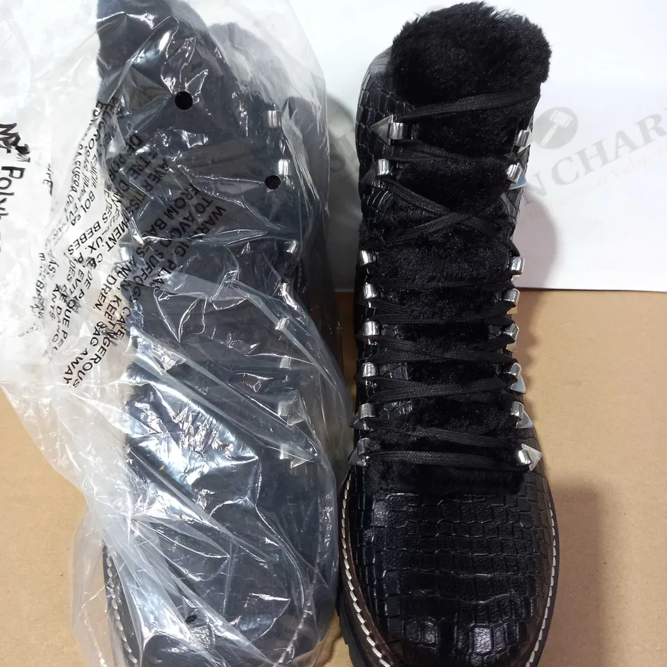 MODA IN PELLE CHIKKARA LACE UP HIKING BOOT (BLACK, SNAKE), SIZE 6 UK