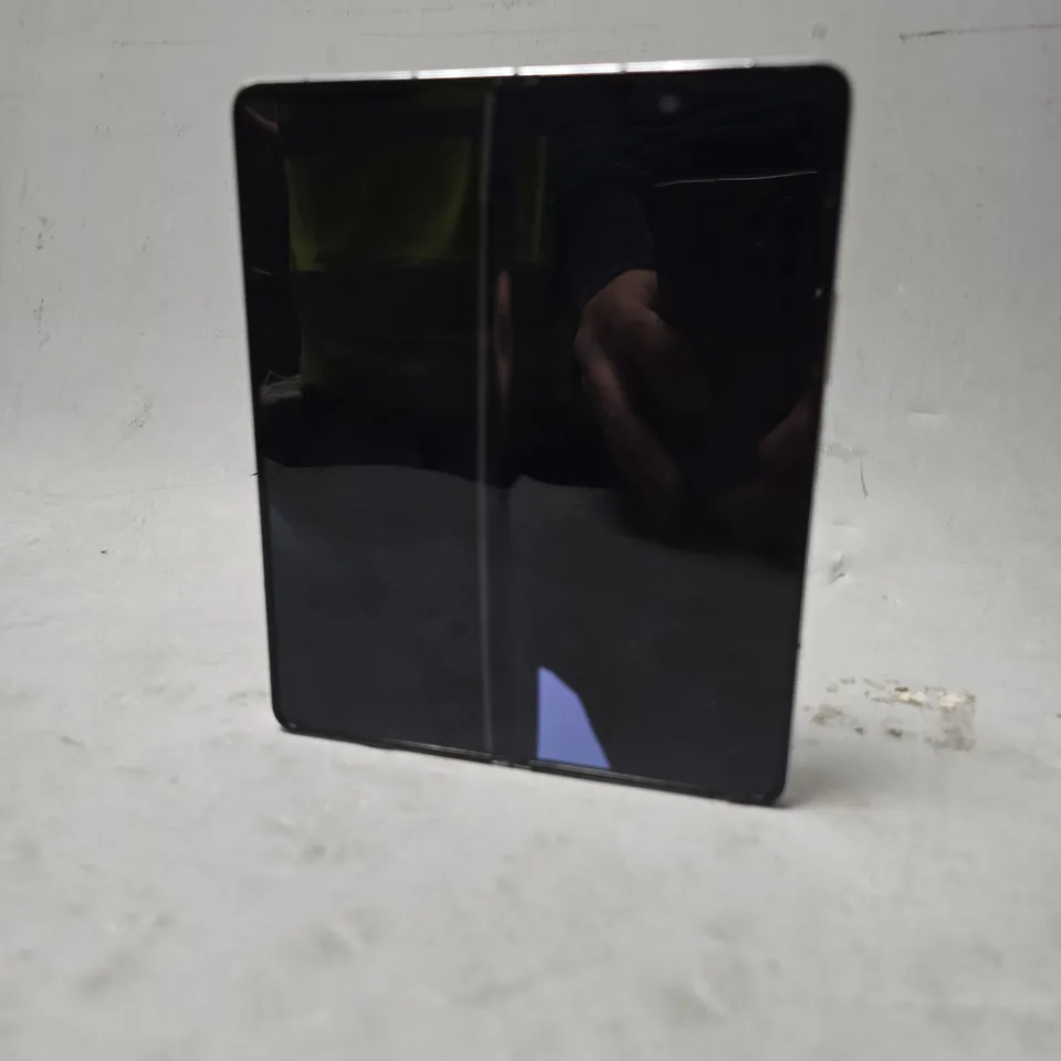 SAMSUNG GALAXY FOLD 5 